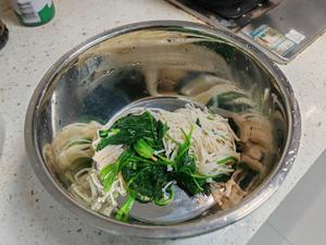 菠菜拌金针菇2600.jpg